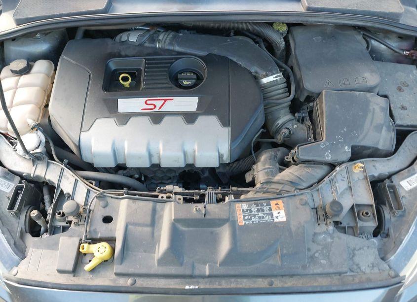Photo 10 of 2018 Ford Focus ST (VIN 1FADP3L92JL230685)