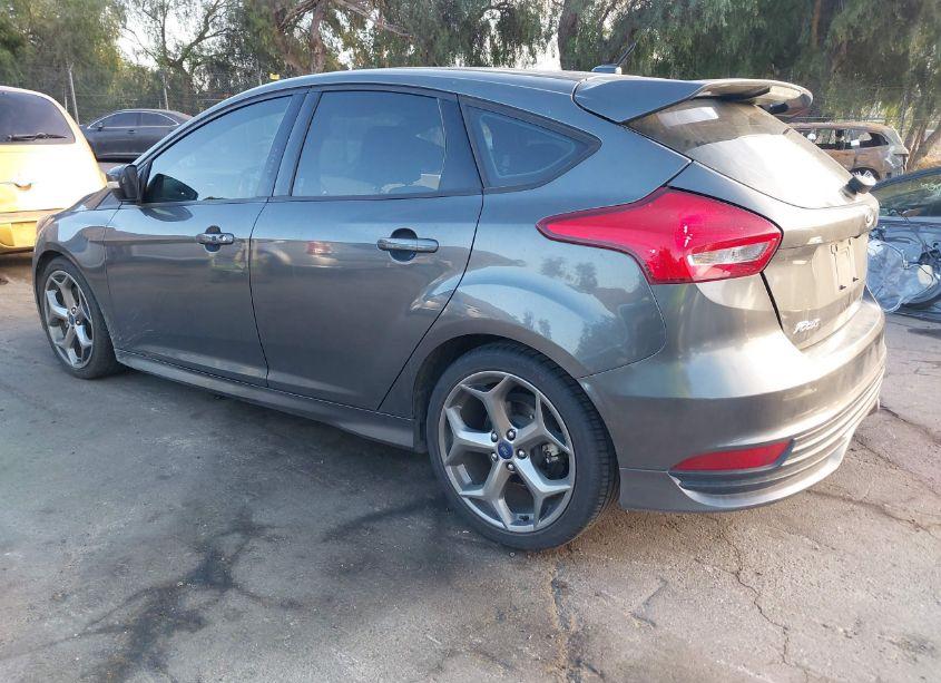 Photo 3 of 2018 Ford Focus ST (VIN 1FADP3L92JL230685)