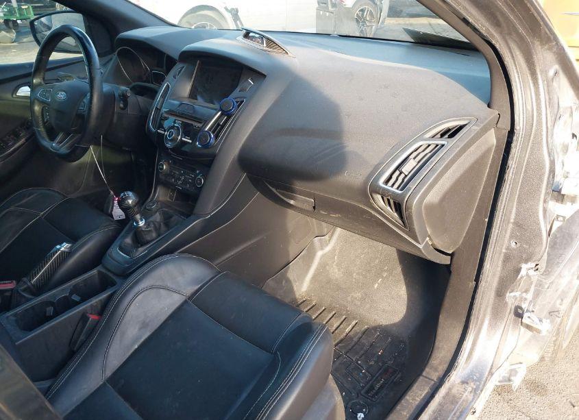 Photo 5 of 2018 Ford Focus ST (VIN 1FADP3L92JL230685)