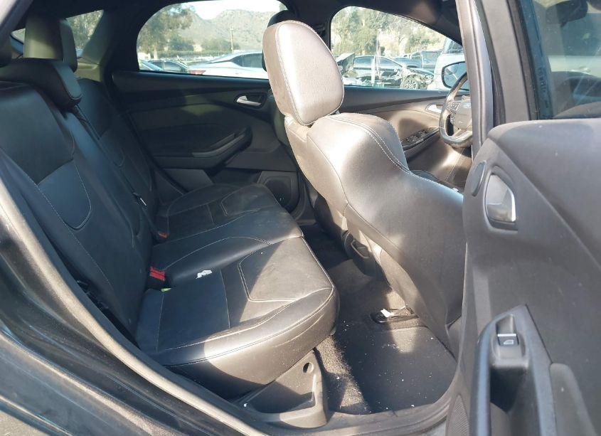 Photo 8 of 2018 Ford Focus ST (VIN 1FADP3L92JL230685)