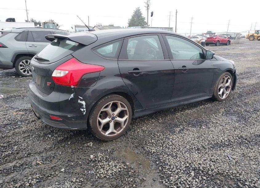 Photo 4 of 2013 Ford Focus ST (VIN 1FADP3L93DL222924)