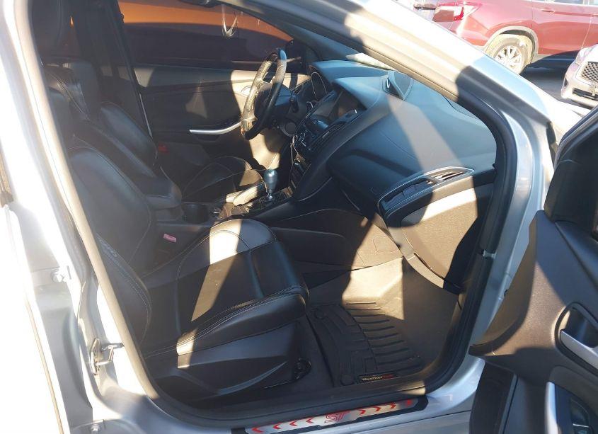Photo 5 of 2013 Ford Focus ST (VIN 1FADP3L93DL306788)