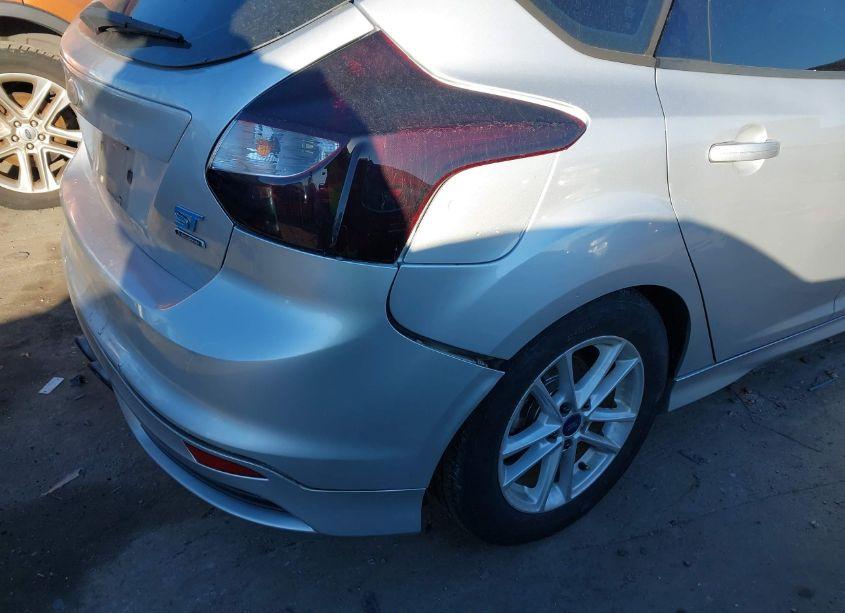 Photo 6 of 2013 Ford Focus ST (VIN 1FADP3L93DL306788)