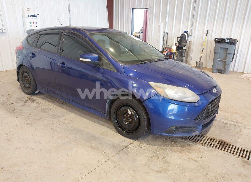 2013 Ford Focus ST (VIN 1FADP3L93DL383371) main photo