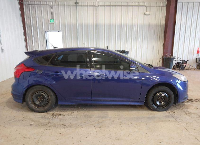 Photo 13 of 2013 Ford Focus ST (VIN 1FADP3L93DL383371)