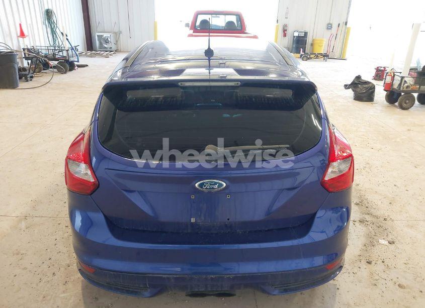 Photo 16 of 2013 Ford Focus ST (VIN 1FADP3L93DL383371)