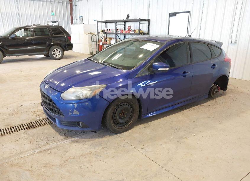 Photo 2 of 2013 Ford Focus ST (VIN 1FADP3L93DL383371)