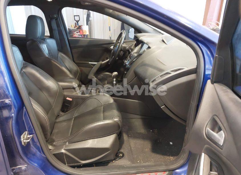 Photo 5 of 2013 Ford Focus ST (VIN 1FADP3L93DL383371)