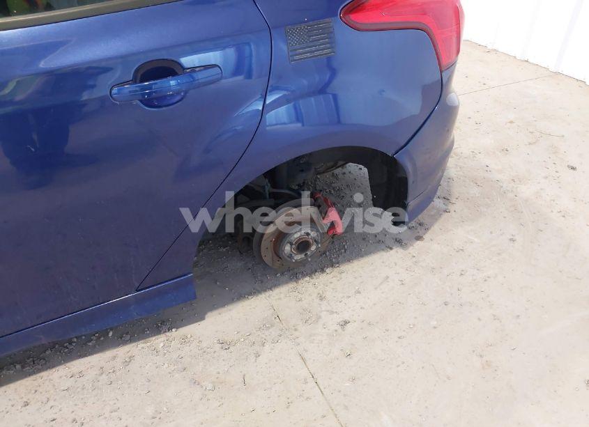 Photo 6 of 2013 Ford Focus ST (VIN 1FADP3L93DL383371)