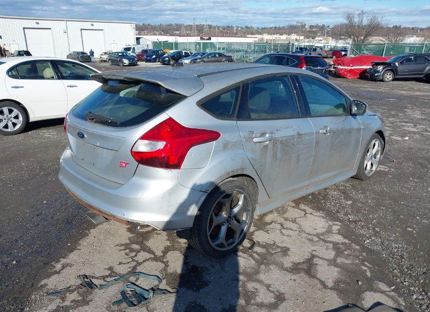 Photo 4 of 2014 Ford Focus ST (VIN 1FADP3L93EL388068)