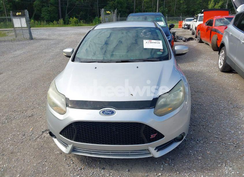 Photo 12 of 2014 Ford Focus ST (VIN 1FADP3L93EL446910)