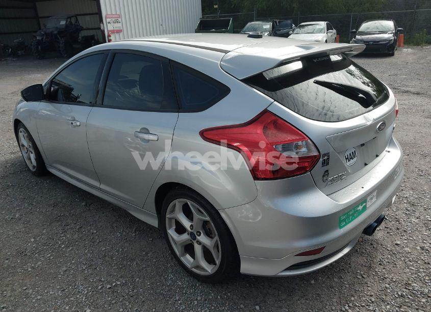 Photo 3 of 2014 Ford Focus ST (VIN 1FADP3L93EL446910)