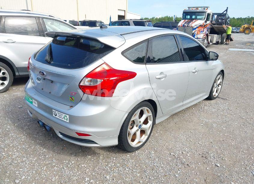 Photo 4 of 2014 Ford Focus ST (VIN 1FADP3L93EL446910)