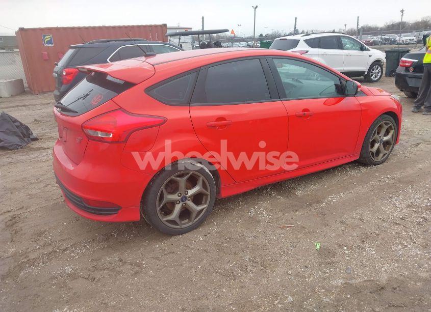 Photo 4 of 2016 Ford Focus ST (VIN 1FADP3L93GL357857)