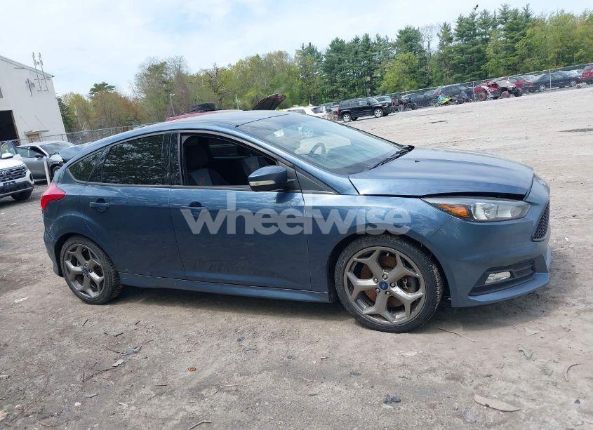 Photo 13 of 2018 Ford Focus ST (VIN 1FADP3L93JL306883)