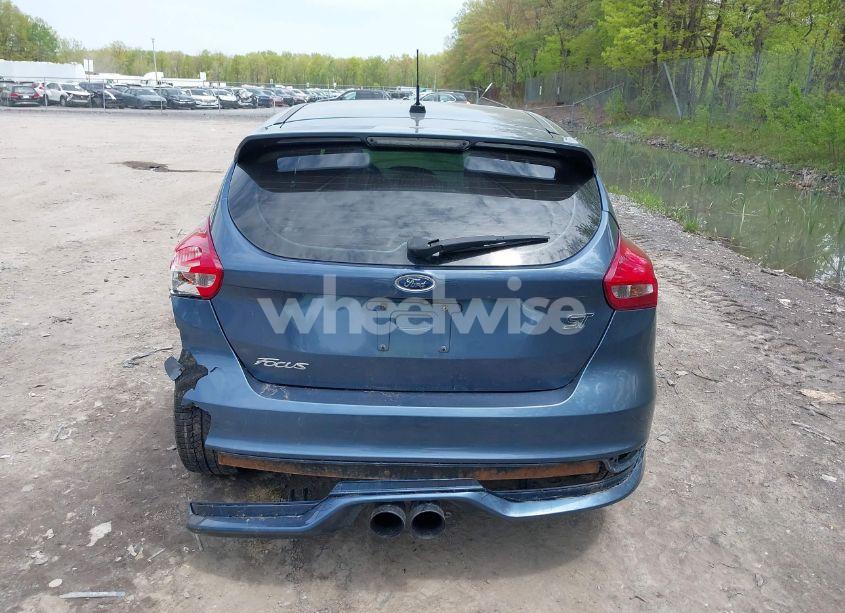 Photo 16 of 2018 Ford Focus ST (VIN 1FADP3L93JL306883)