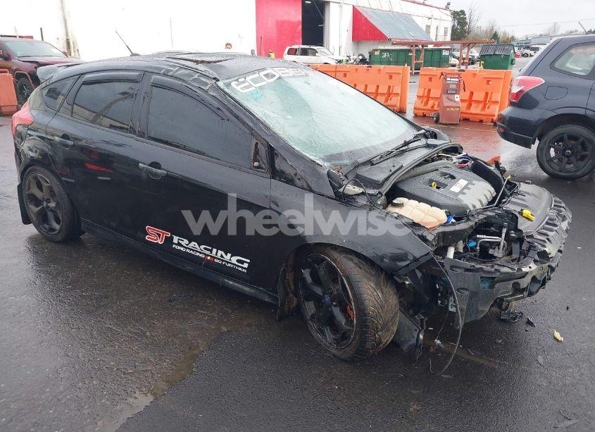 2013 Ford Focus ST (VIN 1FADP3L94DL126638) main photo