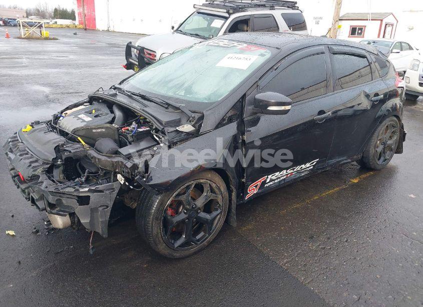 Photo 2 of 2013 Ford Focus ST (VIN 1FADP3L94DL126638)