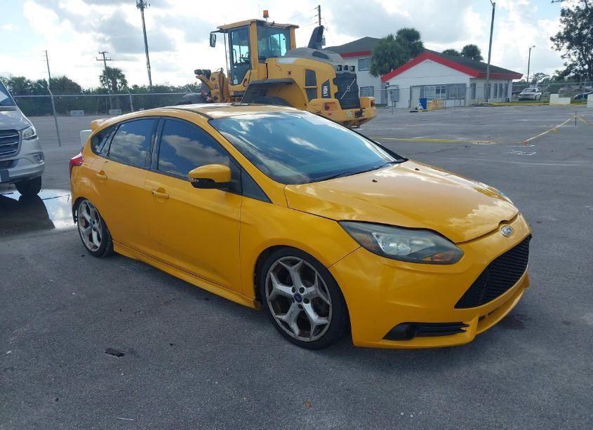 2013 Ford Focus ST (VIN 1FADP3L94DL127028) main photo