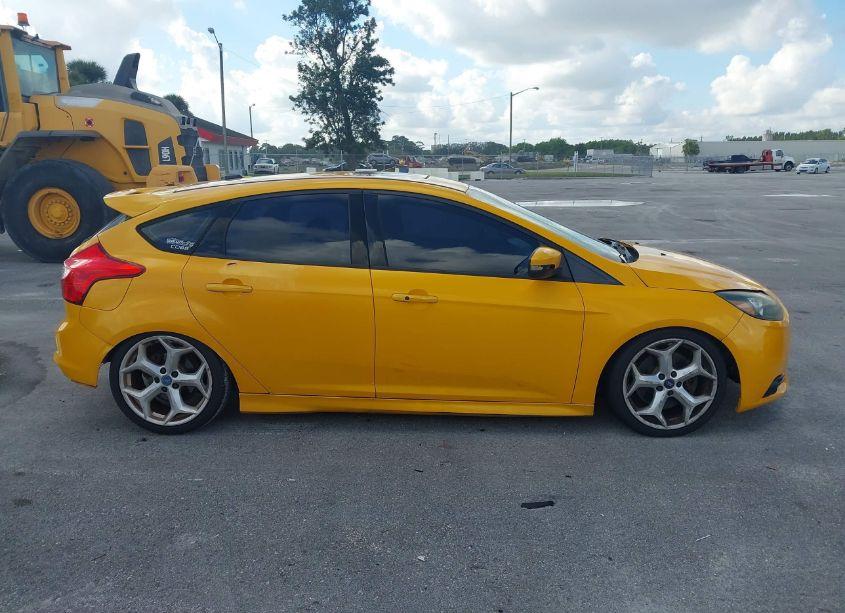 Photo 13 of 2013 Ford Focus ST (VIN 1FADP3L94DL127028)