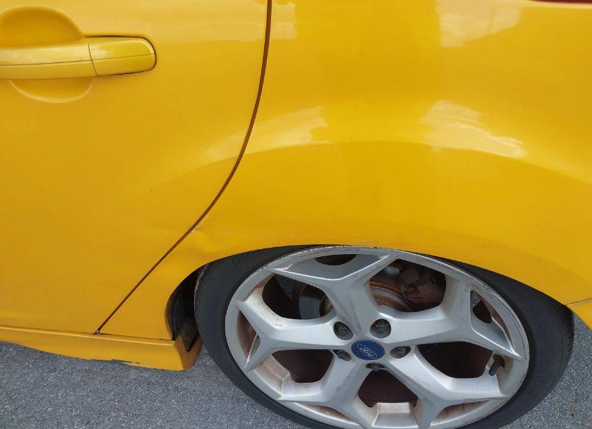 Photo 18 of 2013 Ford Focus ST (VIN 1FADP3L94DL127028)