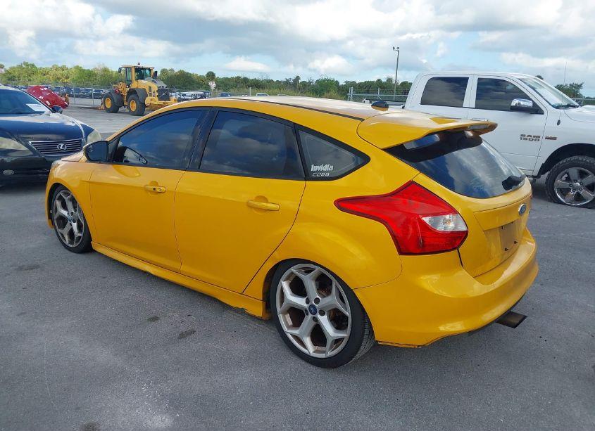 Photo 3 of 2013 Ford Focus ST (VIN 1FADP3L94DL127028)