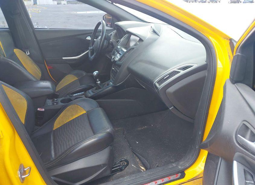 Photo 5 of 2013 Ford Focus ST (VIN 1FADP3L94DL127028)