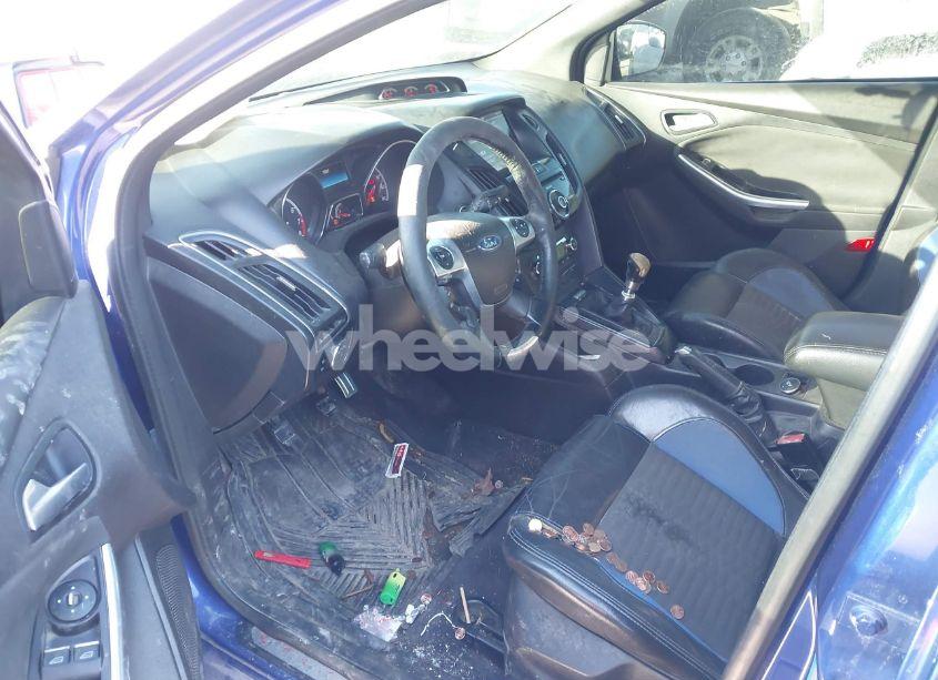 Photo 15 of 2013 Ford Focus ST (VIN 1FADP3L94DL127501)