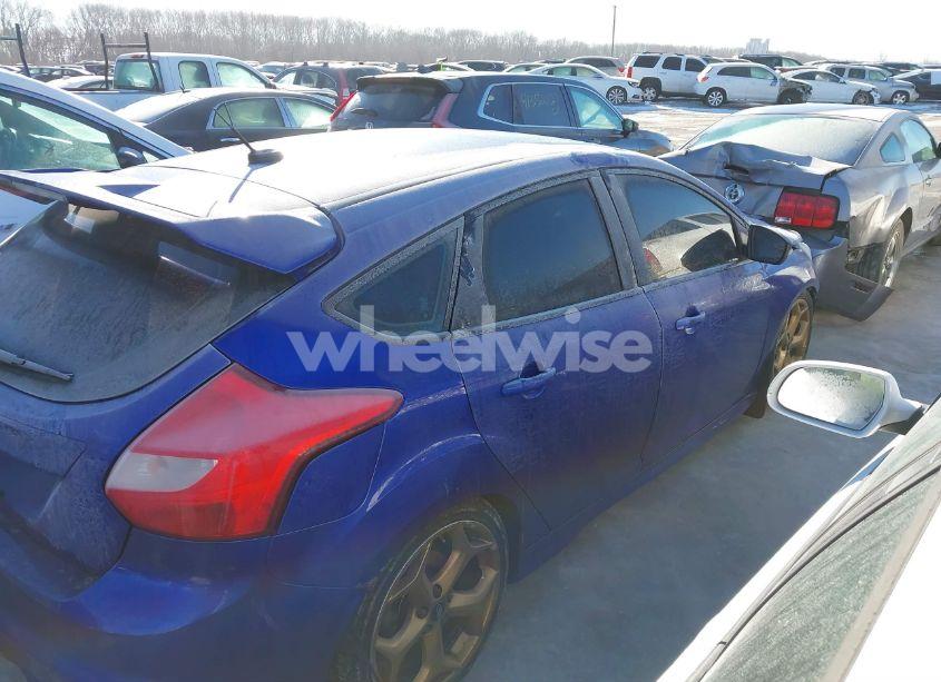 Photo 4 of 2013 Ford Focus ST (VIN 1FADP3L94DL127501)