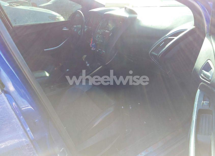 Photo 5 of 2013 Ford Focus ST (VIN 1FADP3L94DL127501)