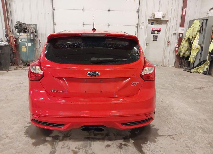 Photo 16 of 2014 Ford Focus ST (VIN 1FADP3L94EL212243)