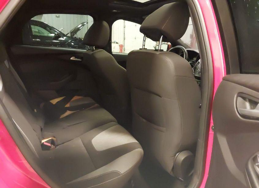 Photo 8 of 2014 Ford Focus ST (VIN 1FADP3L94EL212243)