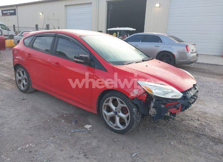2014 Ford Focus ST (VIN 1FADP3L94EL268568) main photo