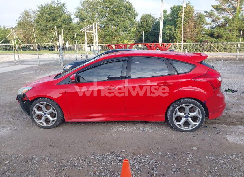 Photo 14 of 2014 Ford Focus ST (VIN 1FADP3L94EL268568)