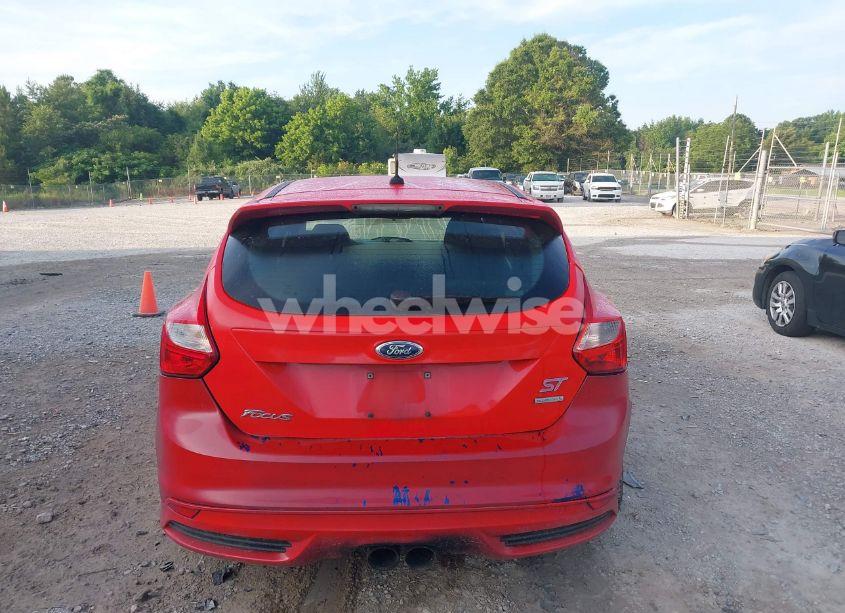 Photo 16 of 2014 Ford Focus ST (VIN 1FADP3L94EL268568)