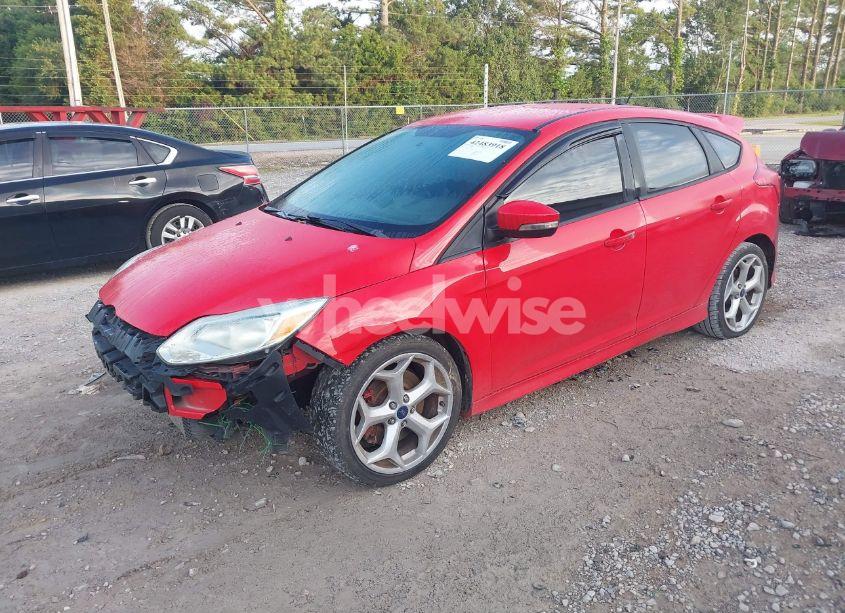 Photo 2 of 2014 Ford Focus ST (VIN 1FADP3L94EL268568)