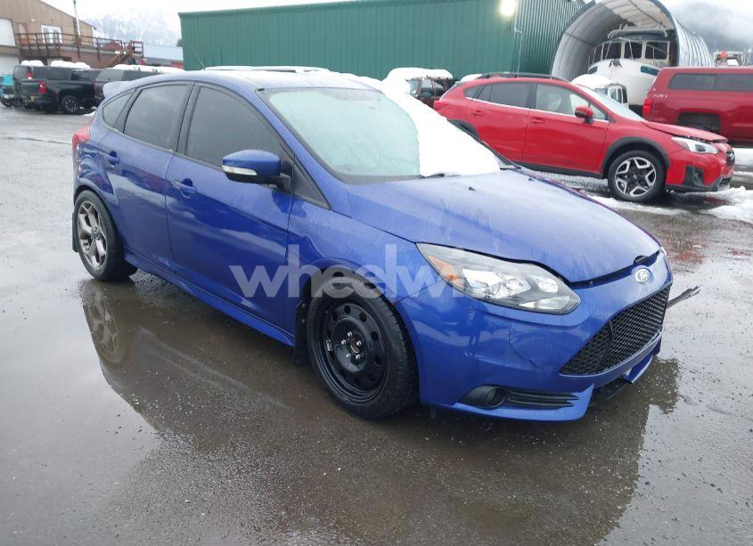 2014 Ford Focus ST (VIN 1FADP3L94EL312438) main photo