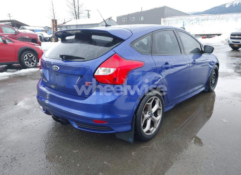 Photo 4 of 2014 Ford Focus ST (VIN 1FADP3L94EL312438)