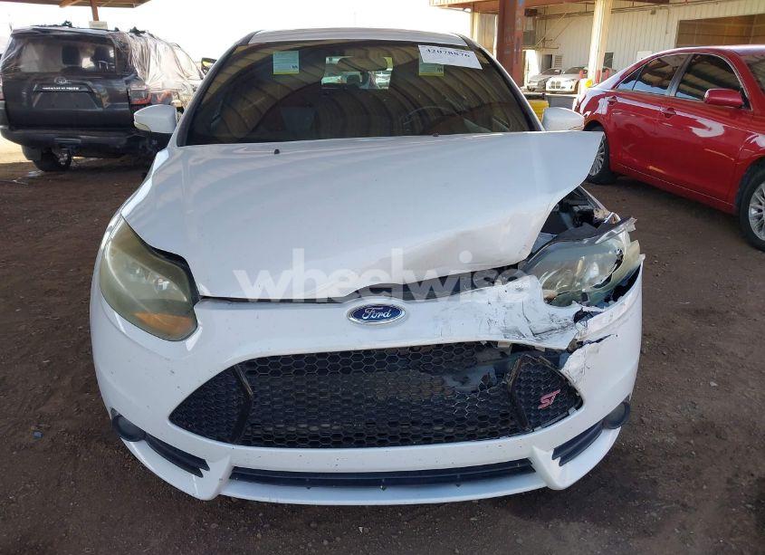 Photo 12 of 2014 Ford Focus ST (VIN 1FADP3L94EL432479)