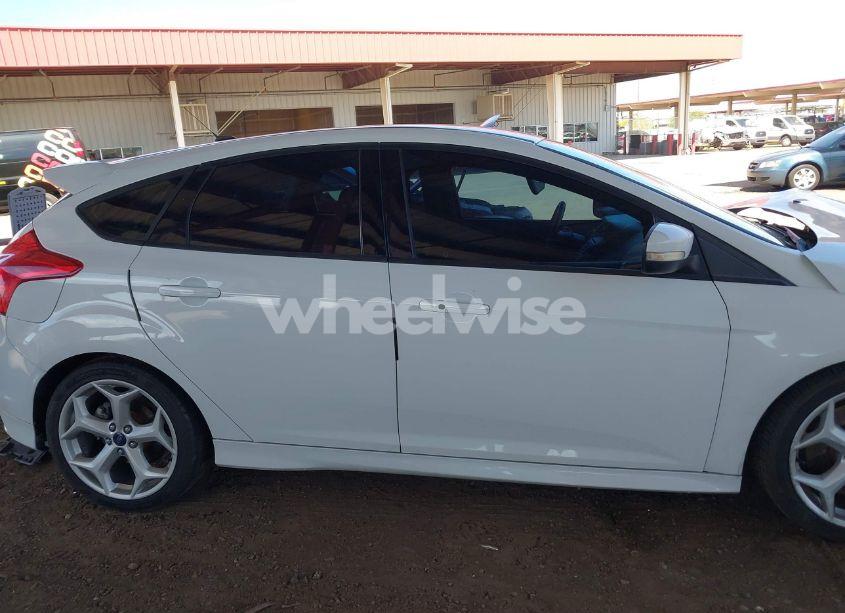 Photo 13 of 2014 Ford Focus ST (VIN 1FADP3L94EL432479)