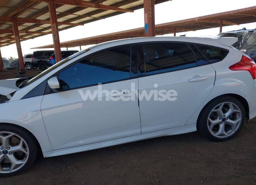 Photo 14 of 2014 Ford Focus ST (VIN 1FADP3L94EL432479)