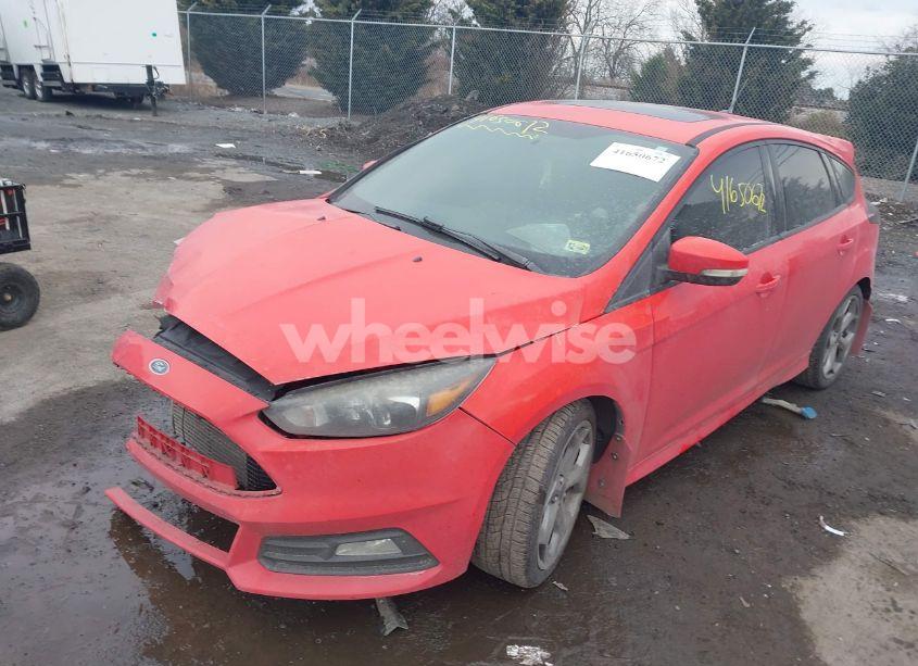Photo 2 of 2015 Ford Focus ST (VIN 1FADP3L94FL323828)