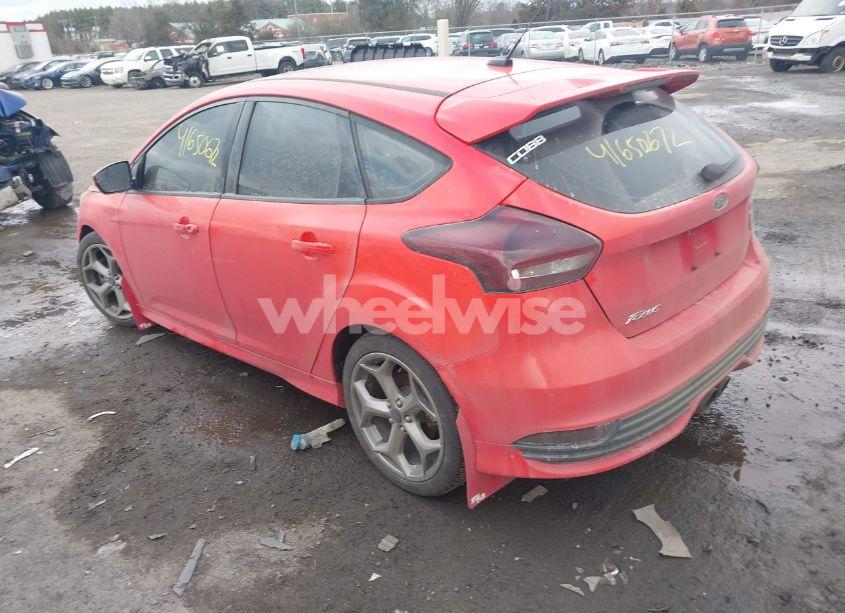 Photo 3 of 2015 Ford Focus ST (VIN 1FADP3L94FL323828)