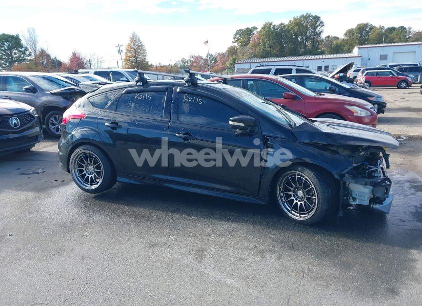 Photo 13 of 2017 Ford Focus ST (VIN 1FADP3L94HL241245)