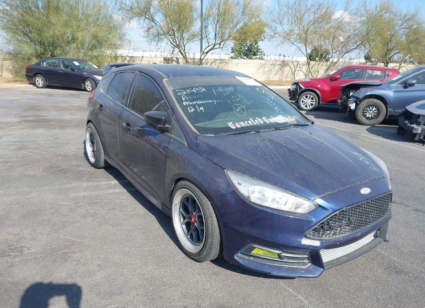 2017 Ford Focus ST (VIN 1FADP3L94HL314453) main photo