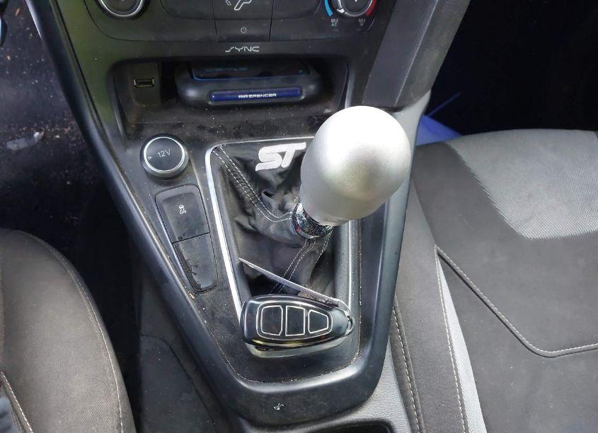 Photo 11 of 2017 Ford Focus ST (VIN 1FADP3L94HL314453)