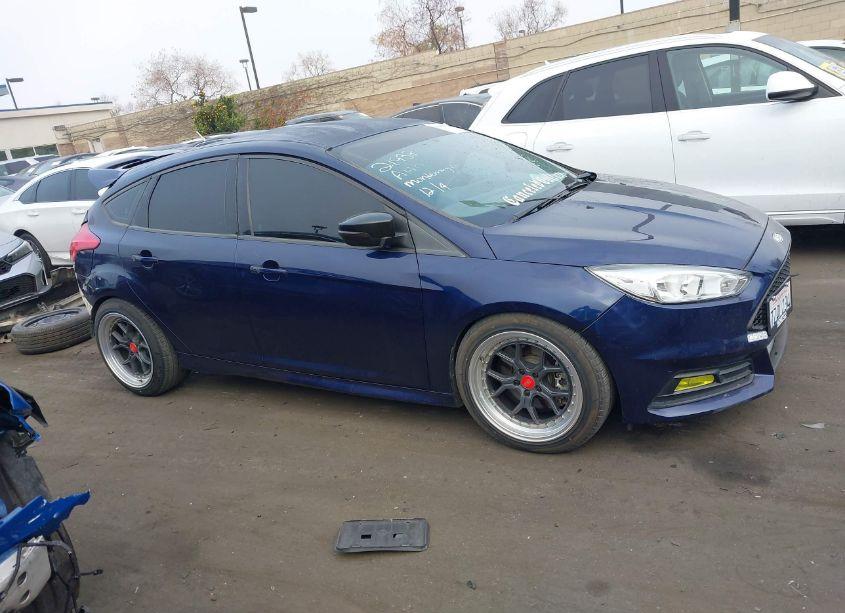 Photo 14 of 2017 Ford Focus ST (VIN 1FADP3L94HL314453)
