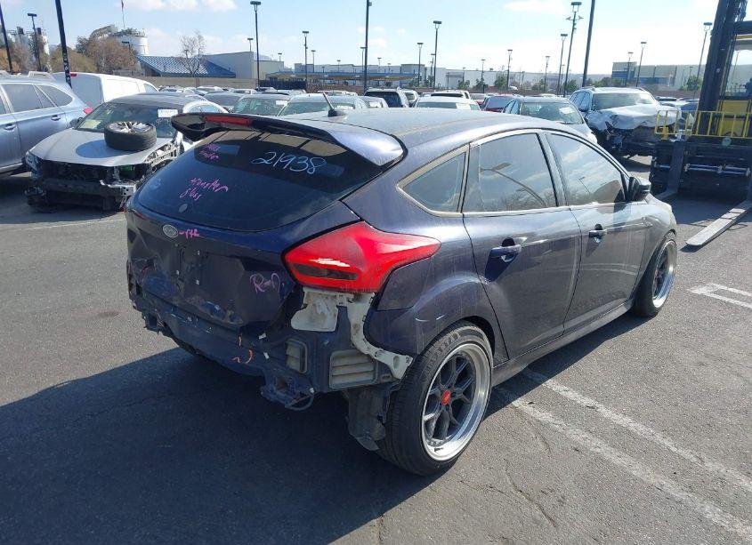 Photo 4 of 2017 Ford Focus ST (VIN 1FADP3L94HL314453)