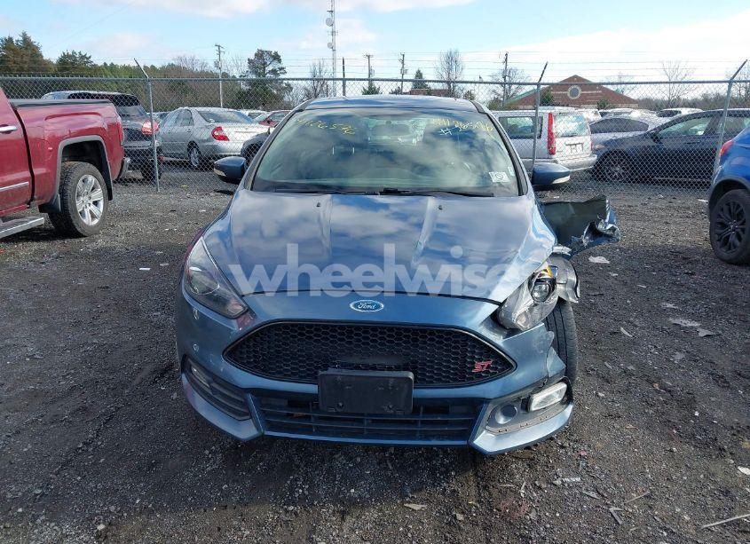 Photo 11 of 2018 Ford Focus ST (VIN 1FADP3L94JL205495)