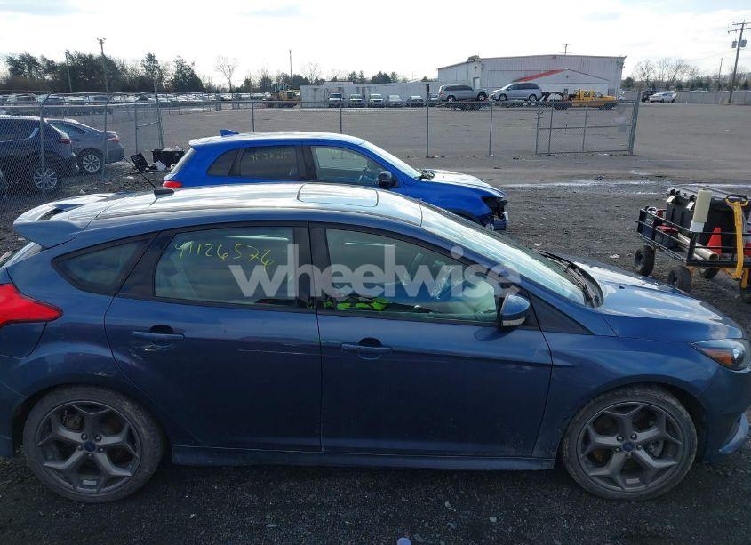 Photo 12 of 2018 Ford Focus ST (VIN 1FADP3L94JL205495)